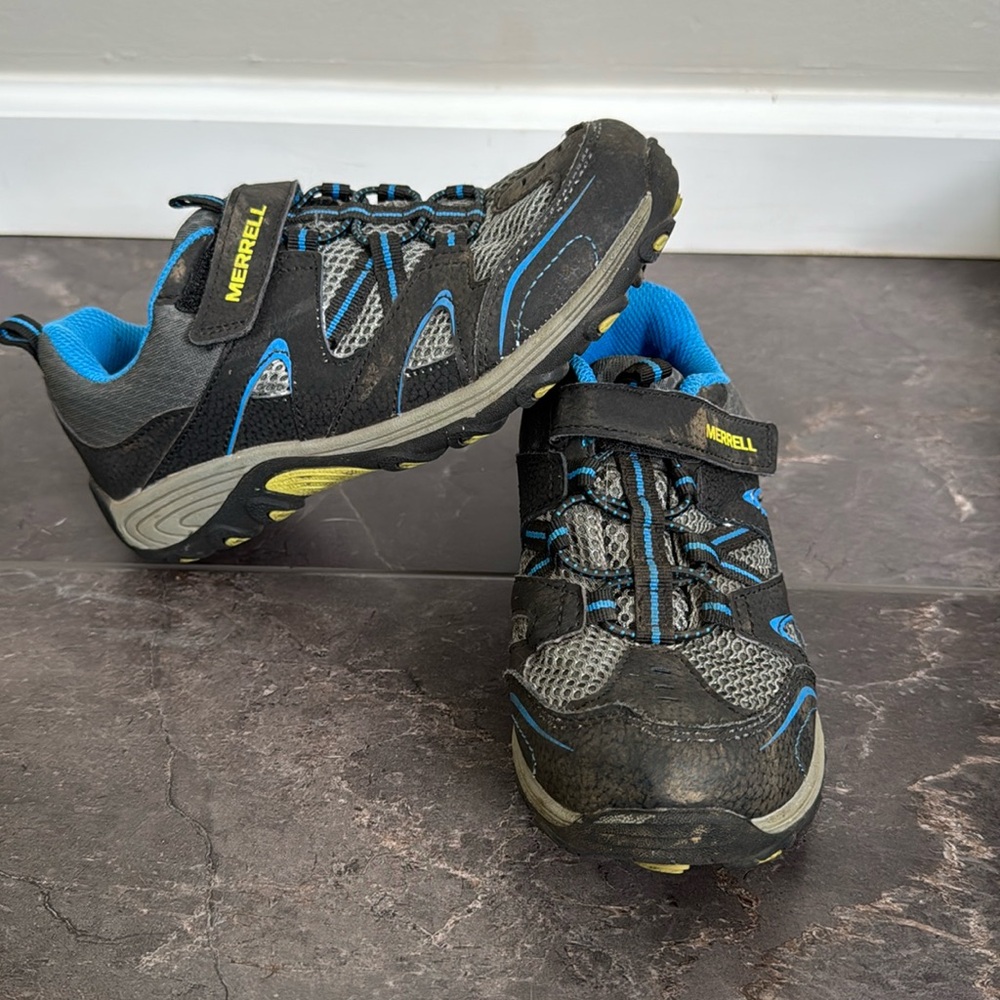 Kids Merrell Hiking Sneakers size 2.5M